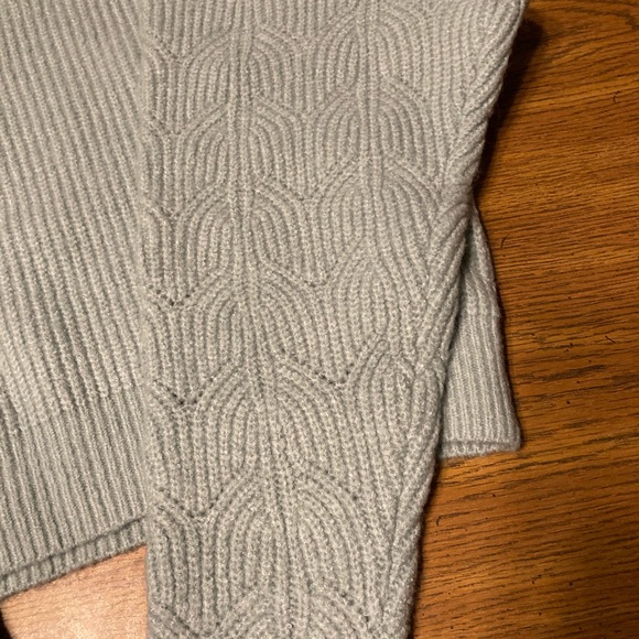 Elodie Women’s Sweater. - Picture 4 of 6